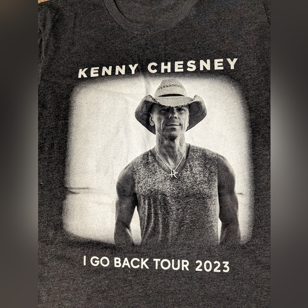 Kenny Chesney concert t-shirt